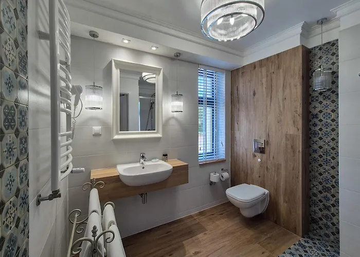 Monaco Wellness 펜션 *